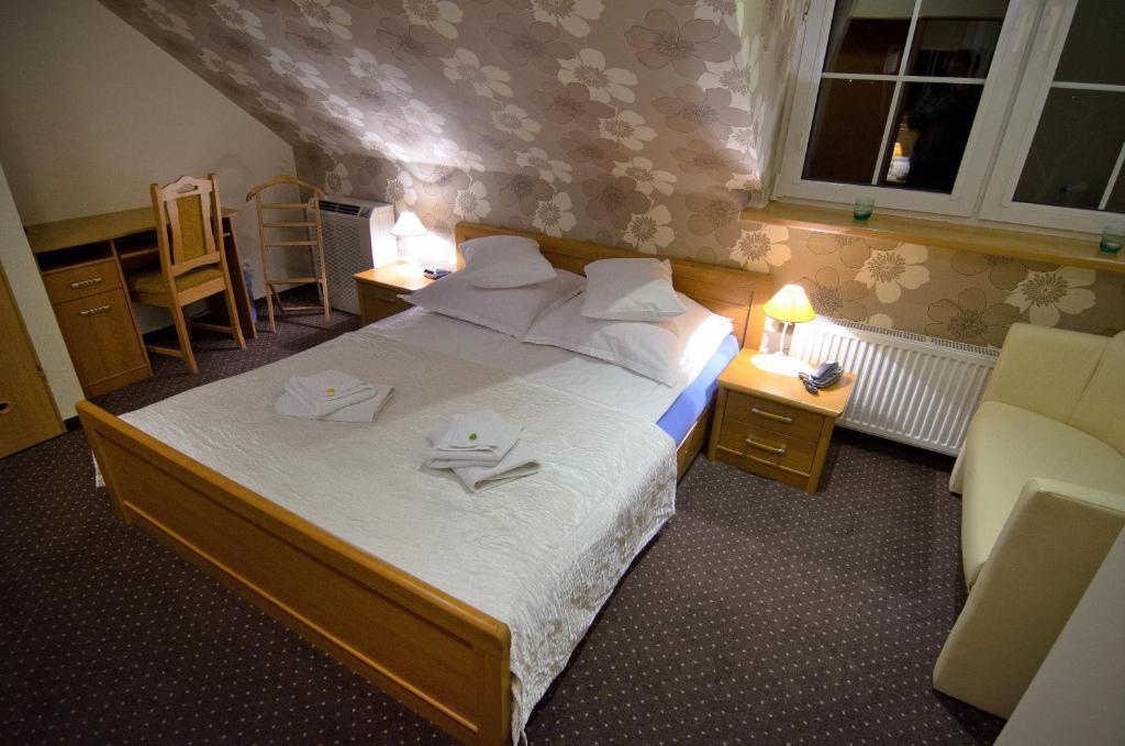 Hotelik Gosciniec Pod Sosnami Drzonkow Zielona Góra Chambre photo